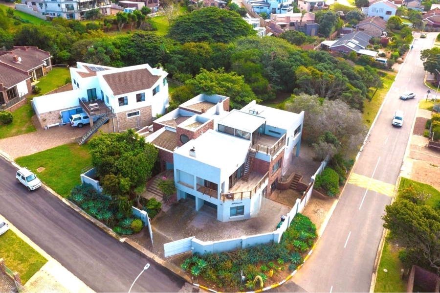 3 Bedroom Property for Sale in Wavecrest Eastern Cape